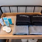 2Br Haven: Remodeled Gem!