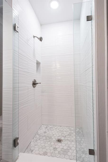 2br Haven: Remodeled Gem!