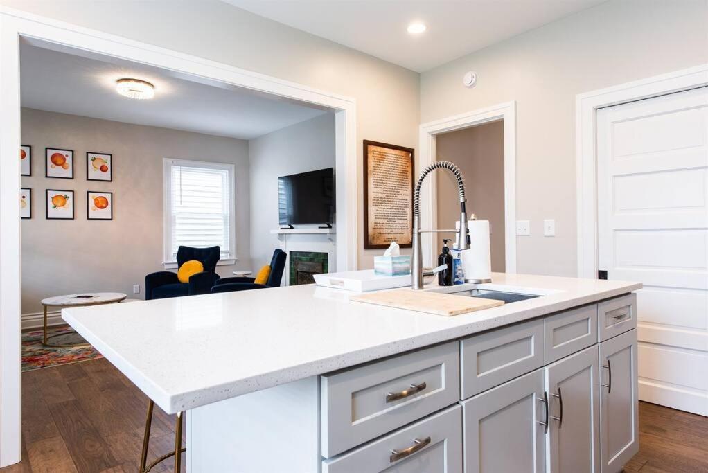 2br Haven: Remodeled Gem! *