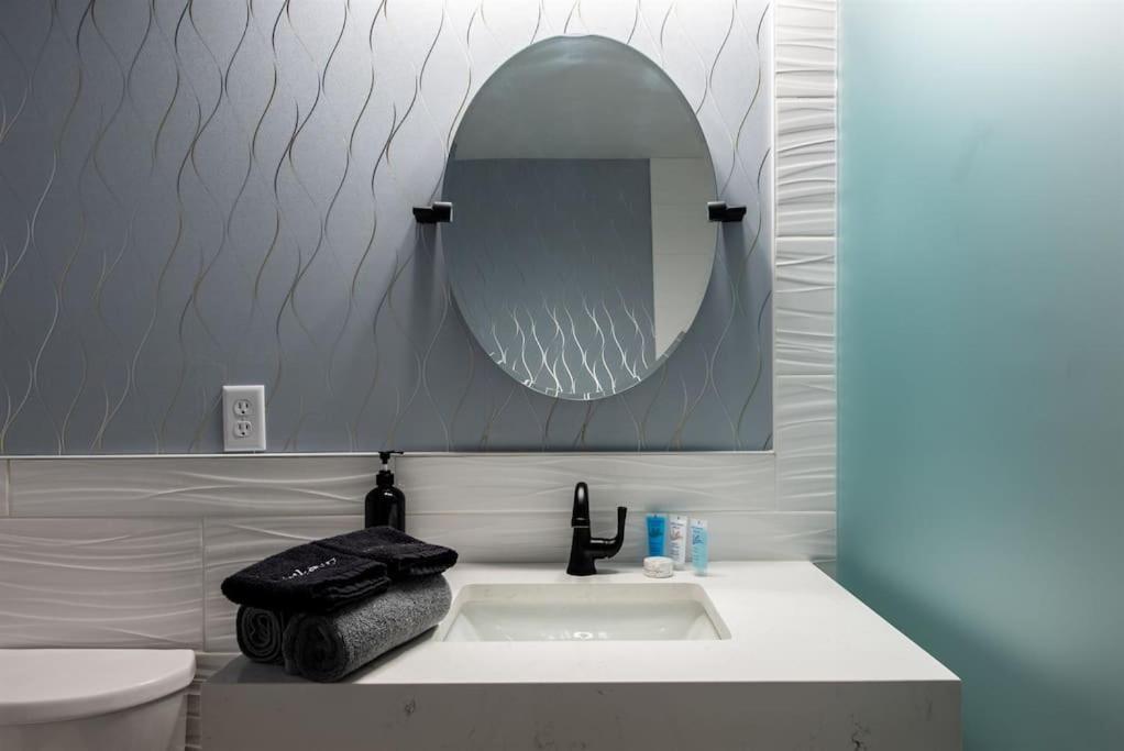 Holiday home 2br Haven: Remodeled Gem! *